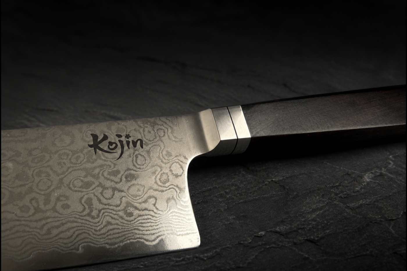 Full-tang bolster detail